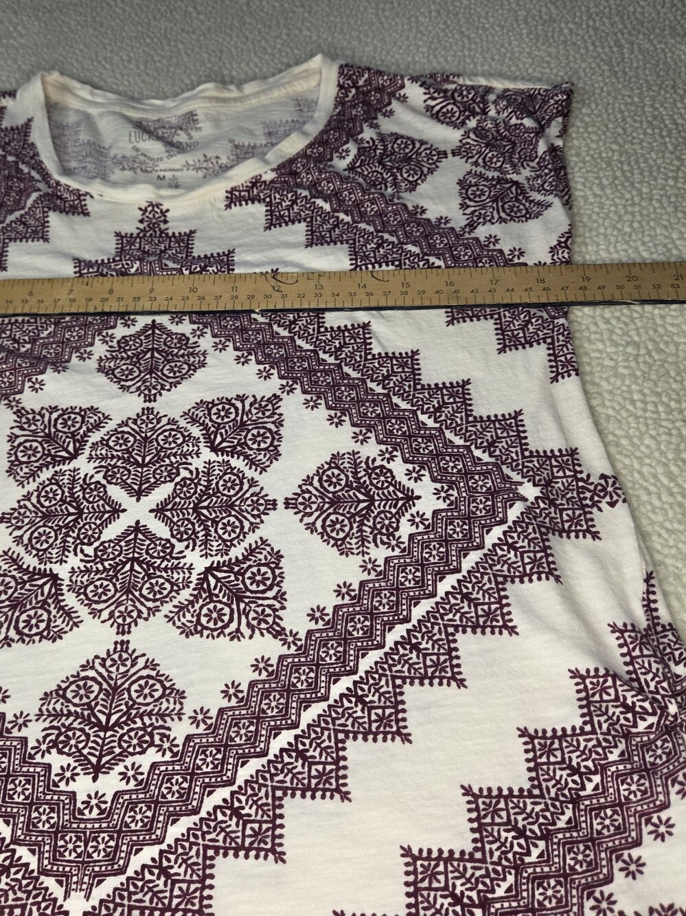 Lucky Brand Women’s Cream Tee with Burgundy Mosaic Print Size Medium - Picture 3 of 9